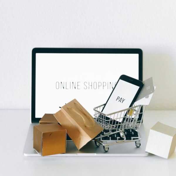 Read more about the article 3 Cara Jualan Online Shop Tanpa Modal, Pemula Pun Bisa!
