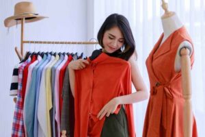 Read more about the article Kombinasi Warna Pakaian Wanita. Kamu Pilih Yang Mana?